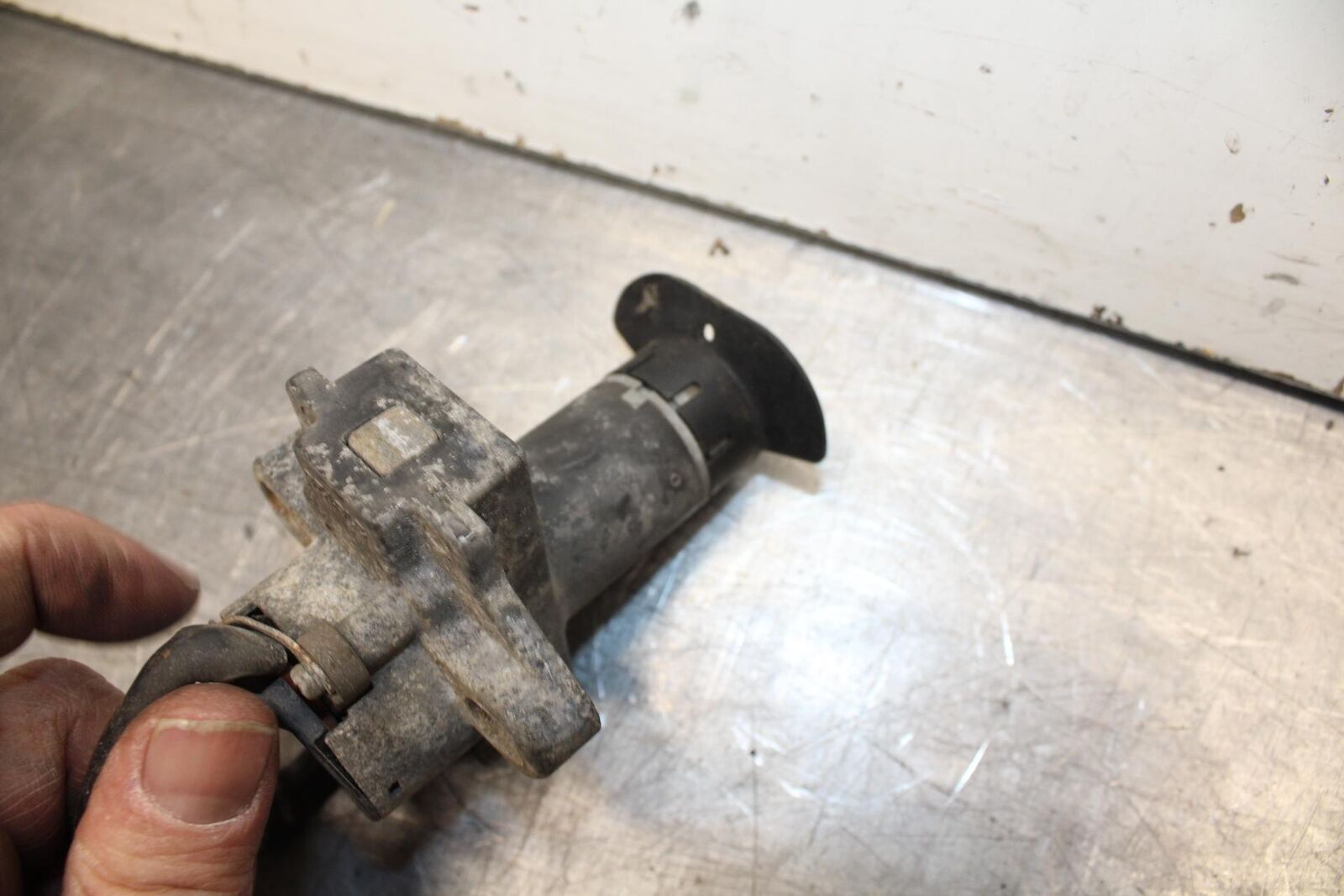 80-81 SUZUKI GS1000G IGNITION LOCK NO KEY BB91