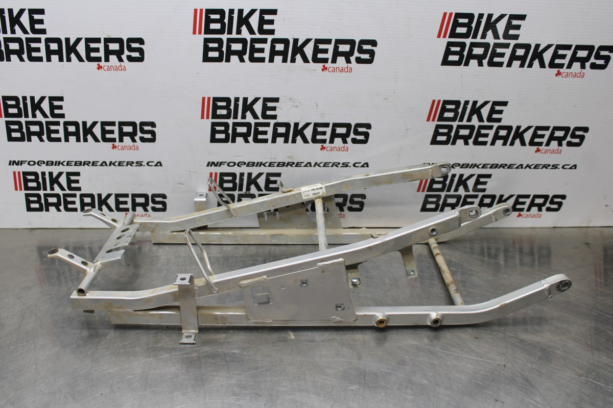 98-05 HONDA SUPER HAWK 1000 VTR1000F REAR SUBFRAME BACK SUB FRAME BB821