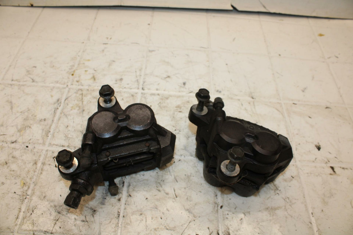 93 SUZUKI KATANA 600 GSX600F RIGHT LEFT FRONT BRAKE CALIPER SET PAIR BB400