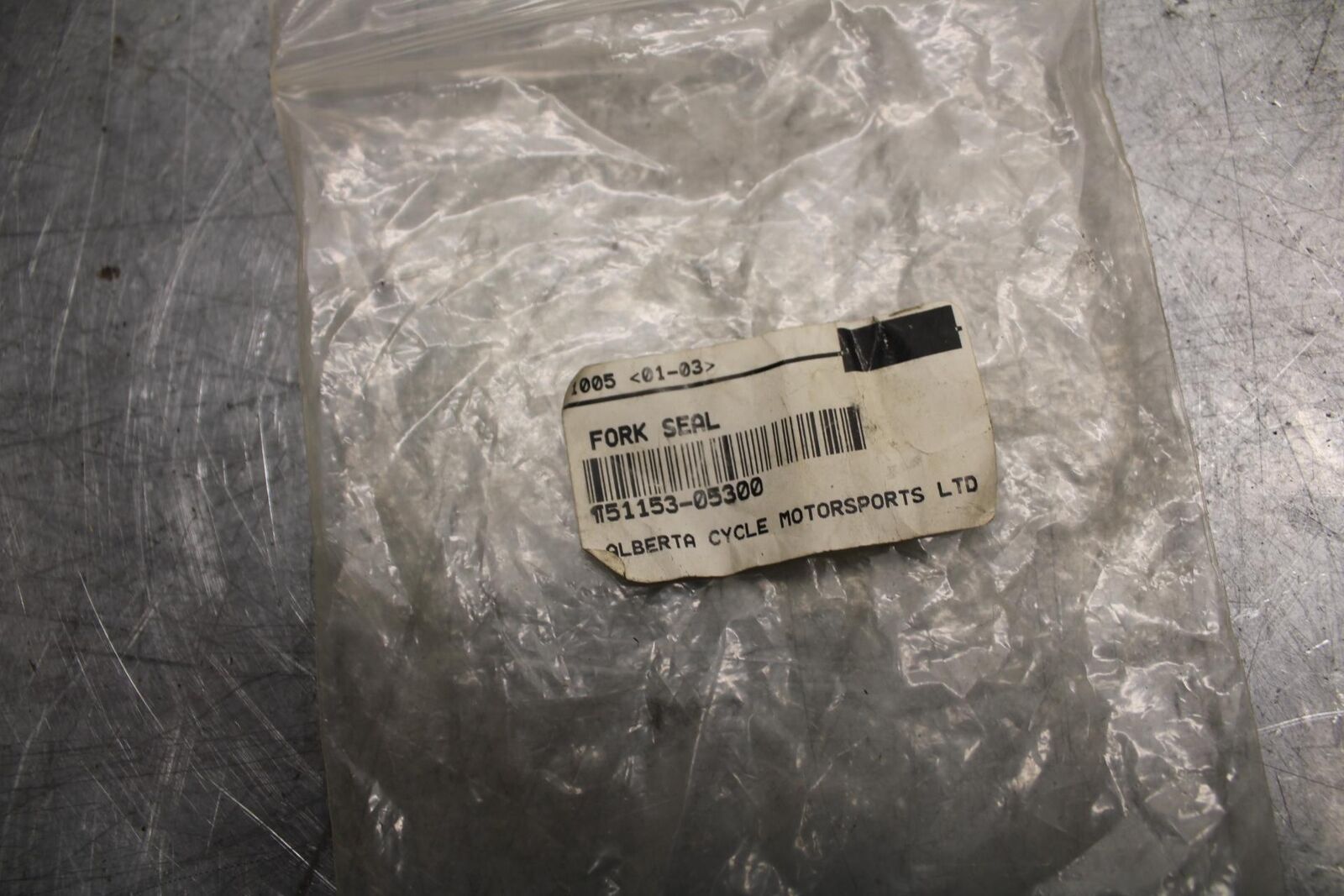1983 Suzuki GN125FRONT FORK OIL SEAL PAIR 51153-05300 BB42