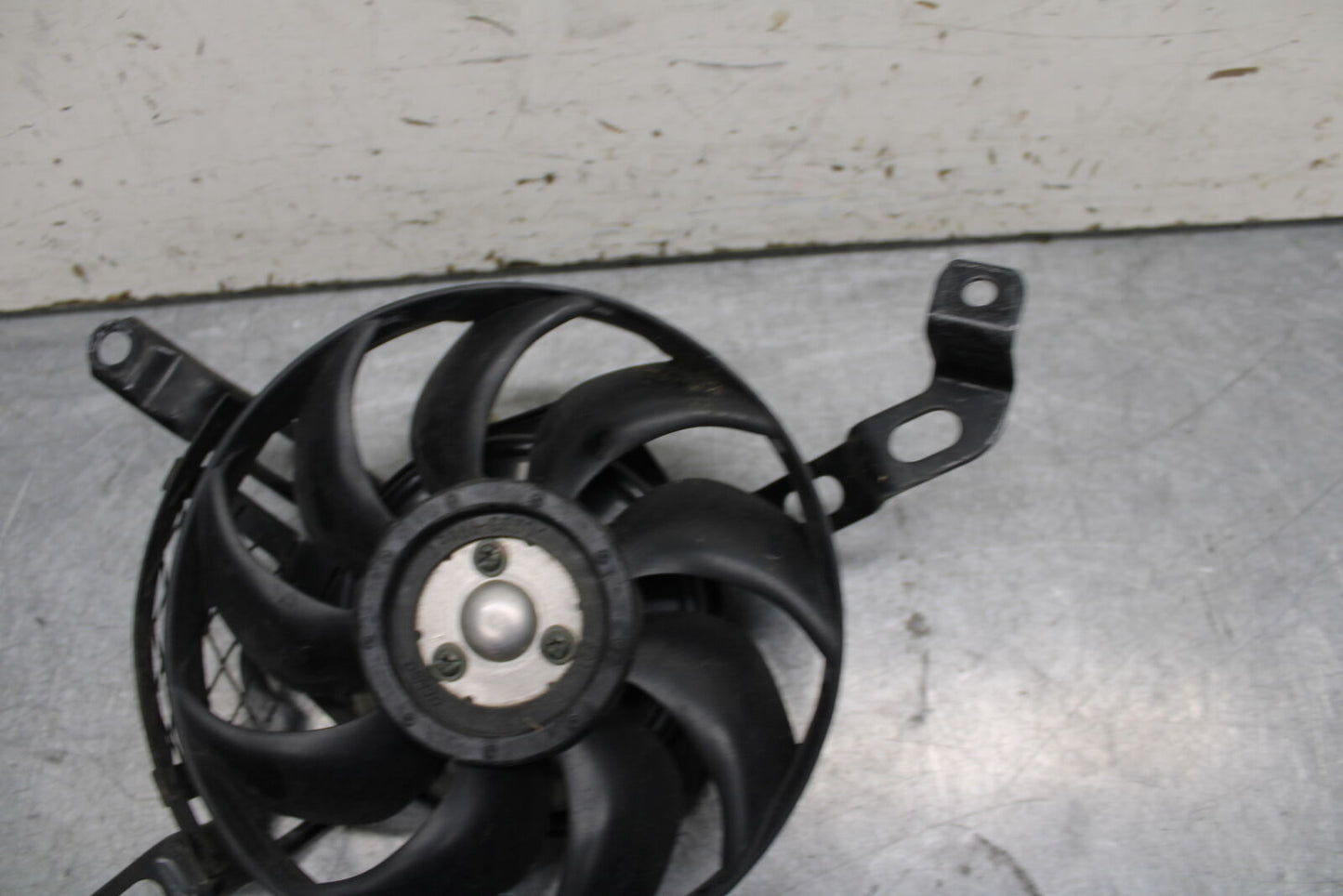 05-06 SUZUKI GSXR1000 ENGINE RADIATOR COOLING FAN 17800-41G00 BB677