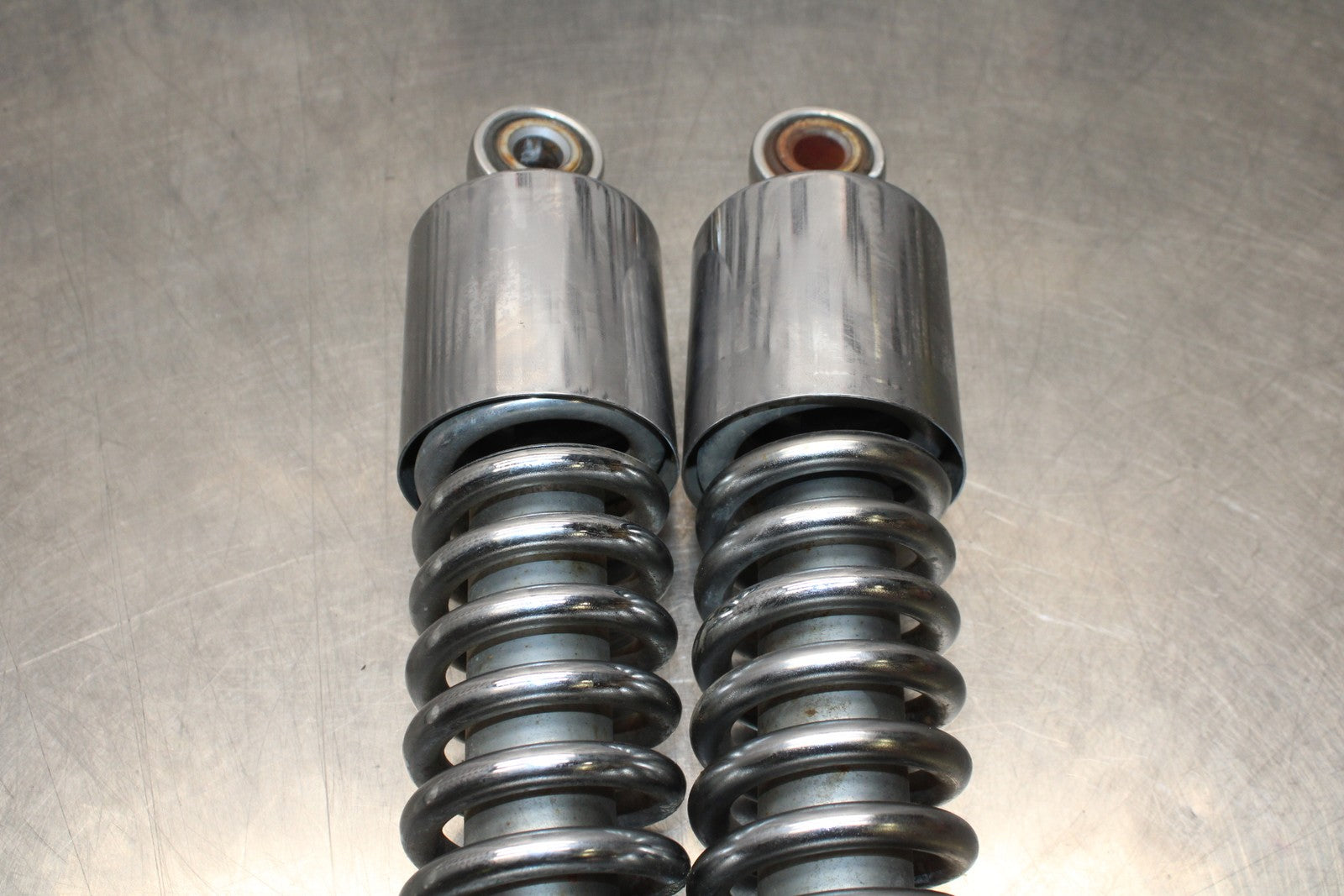 05 TRIUMPH ROCKET III 12.5 REAR BACK SHOCK ABSORBER SET PAIR BB186