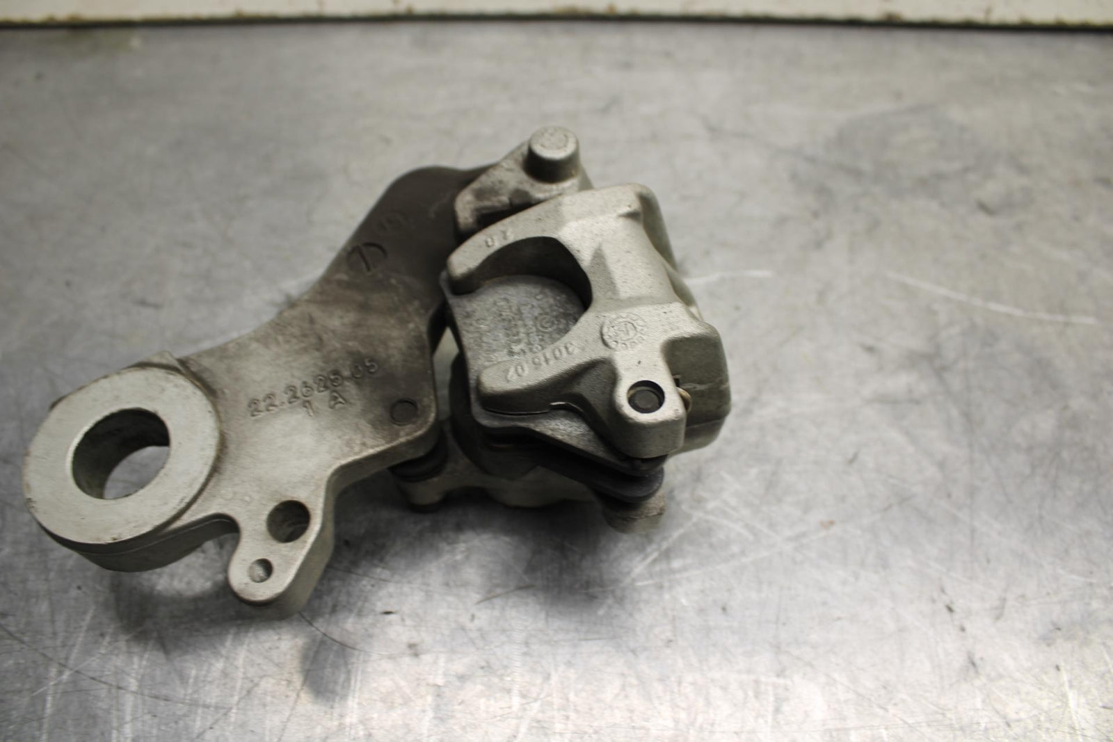 16-18 KTM 690 DUKE REAR BACK BRAKE CALIPER W MOUNT BRACKET BB631