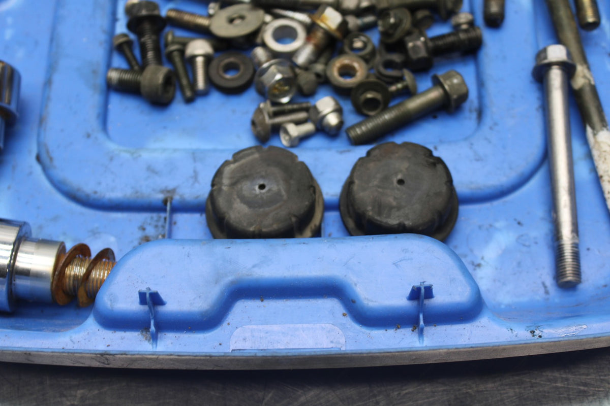 99-09 YAMAHA V STAR 1100 MOUNTING BOLTS HARDWARE SCREWS BB853