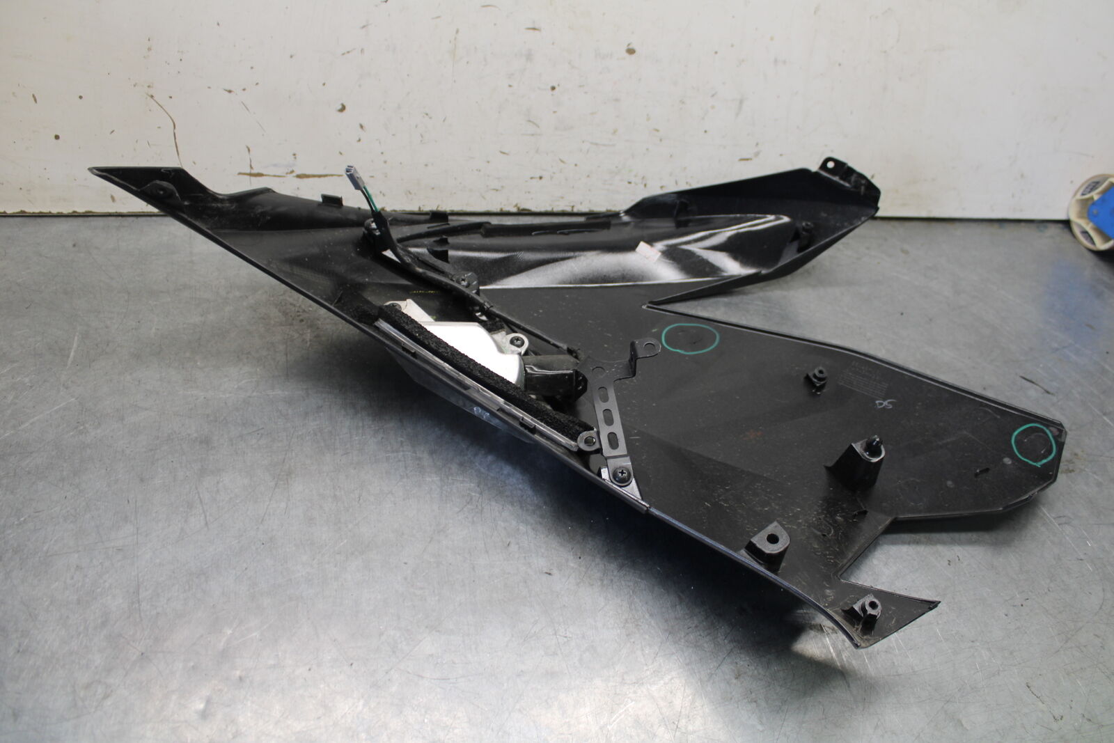 18-23 KAWASAKI NINJA 400 RIGHT LOWER MID UPPER SIDE FAIRING COWL  BB679