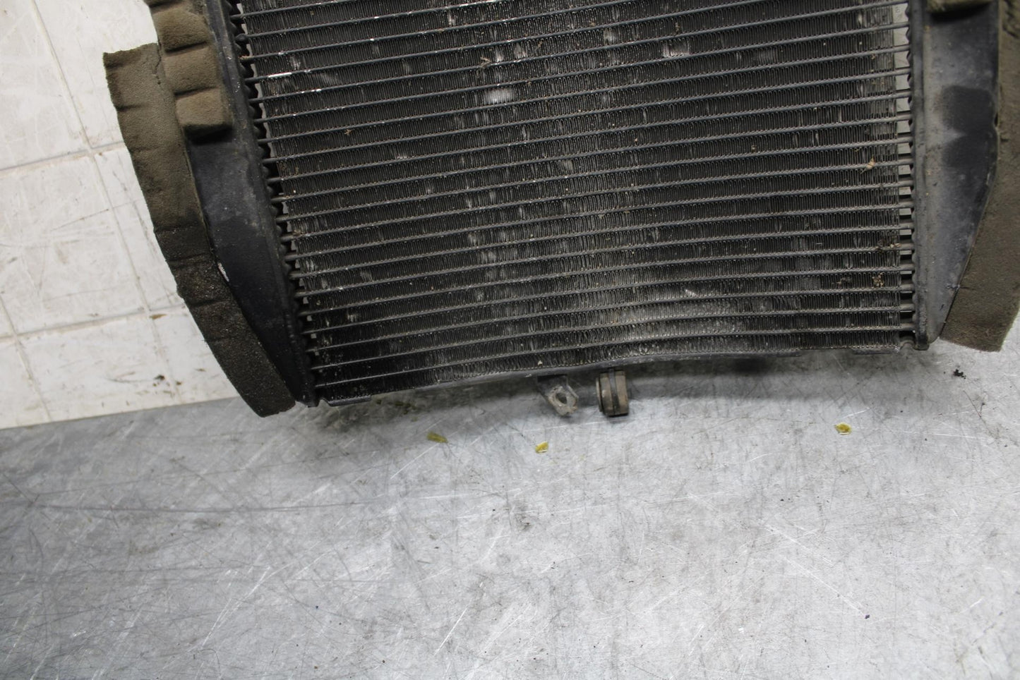 2003 Yamaha YZF R6 ENGINE RADIATOR MOTOR COOLER COOLING RADIATER BB539