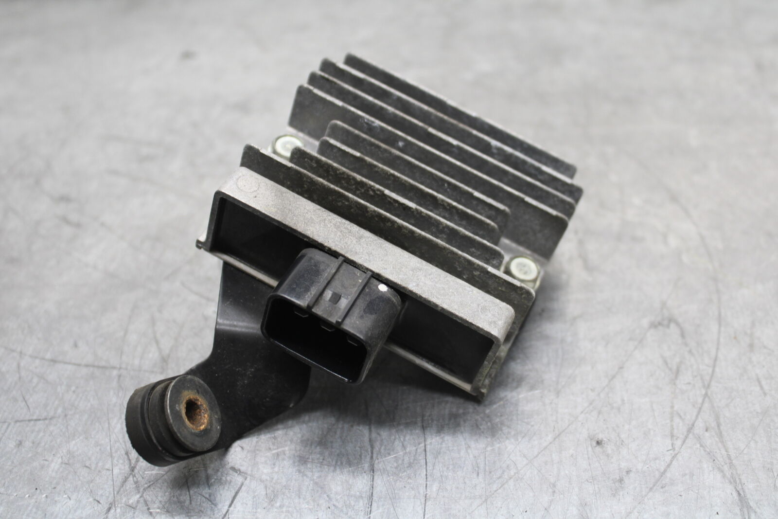 19-22 KAWASAKI Z400 RECTIFIER VOLTAGE REGULATOR BB738