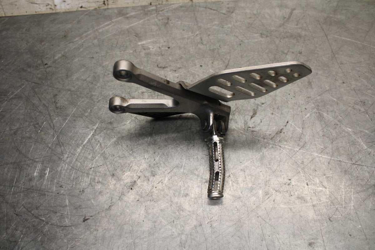 2007 Yamaha YZF R6 LEFT REARSET REAR SET DRIVER FOOT PEG REST STOP BB525