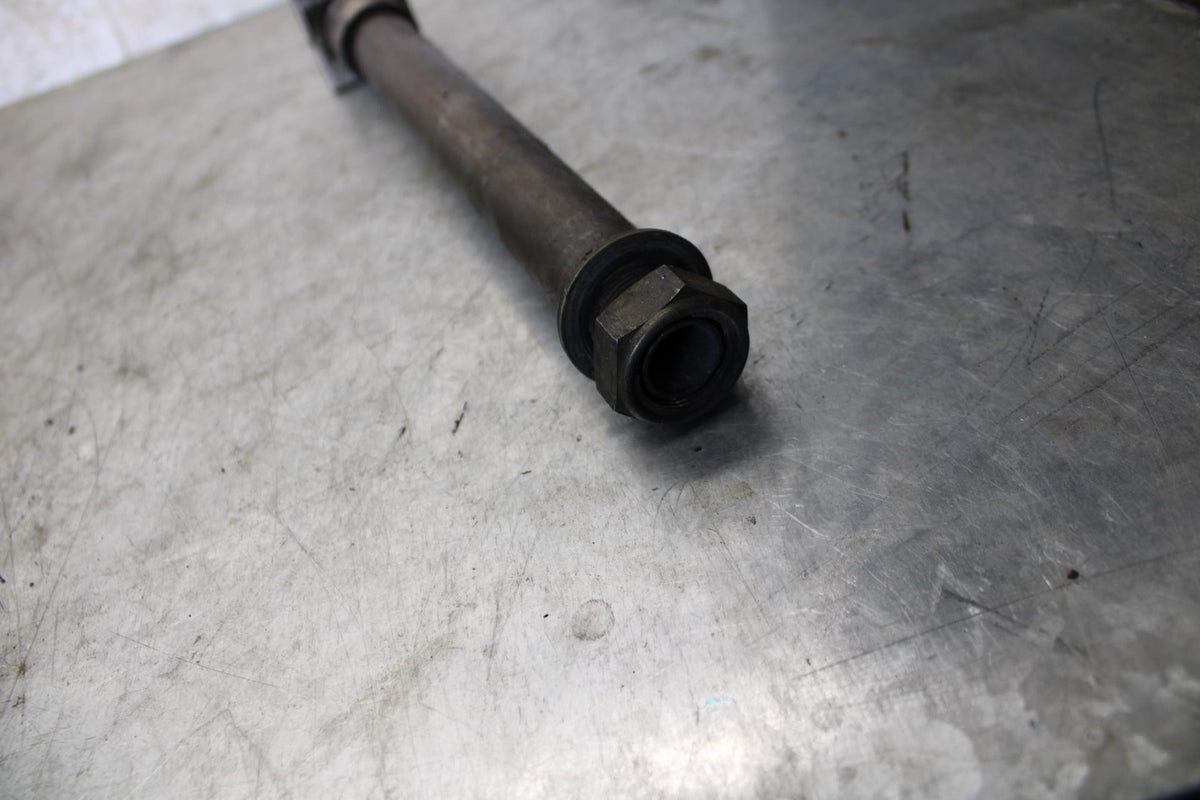 04-06 YAMAHA YZF R1 REAR AXLE BACK WHEEL RIM PIVOT BOLT AXEL BB432
