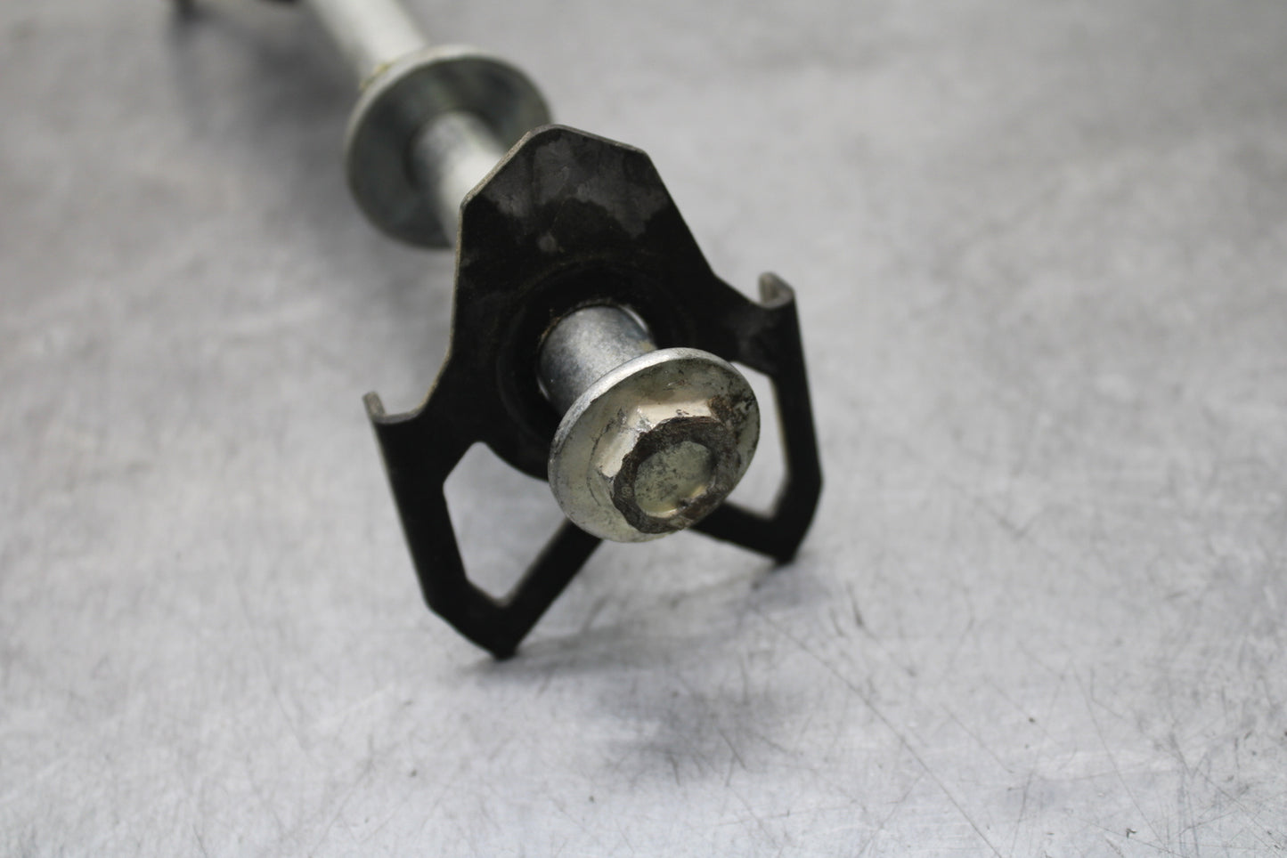 24 KAWASAKI NINJA 500 ABS REAR AXLE BACK WHEEL RIM PIVOT BOLT AXEL BB730