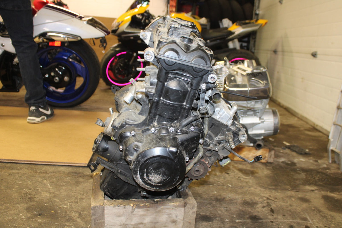 14 TRIUMPH STREET TRIPLE ABS ENGINE MOTOR BB808