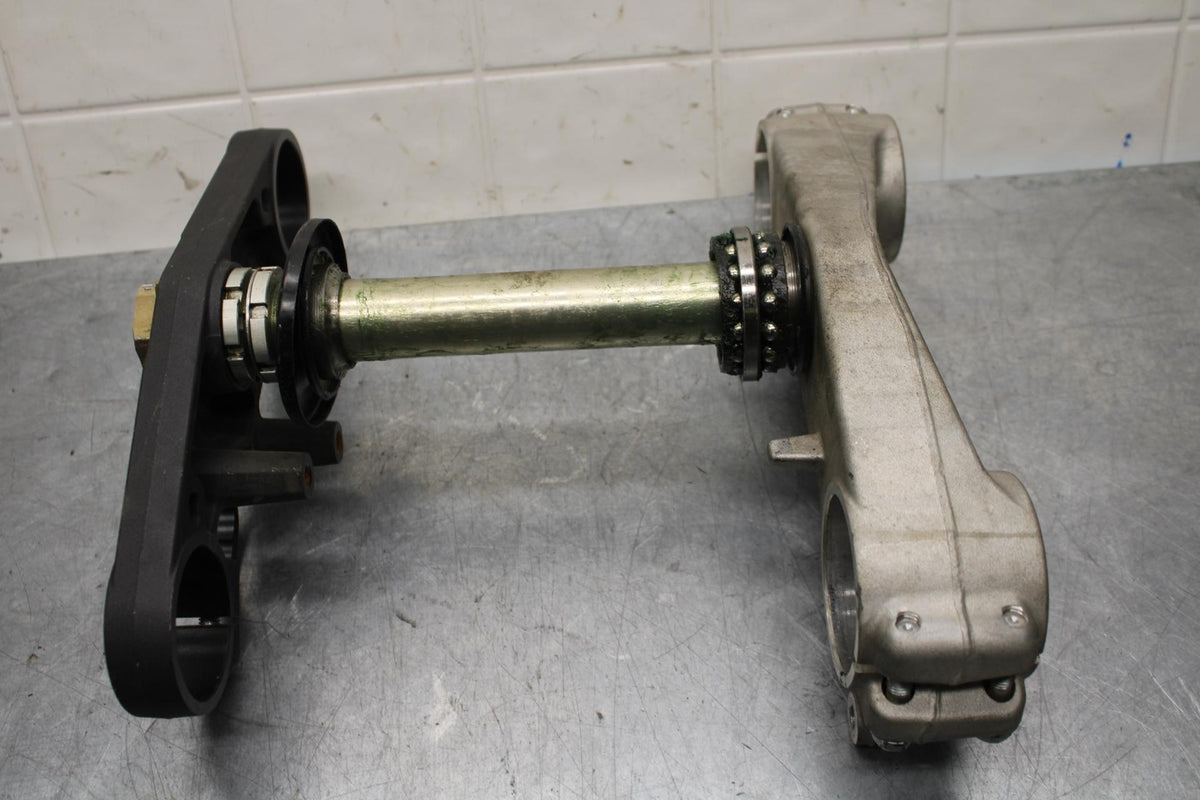 2009 to 2012 GSXR1000 FRONT LOWER AND UPPER TREES STEM BB582