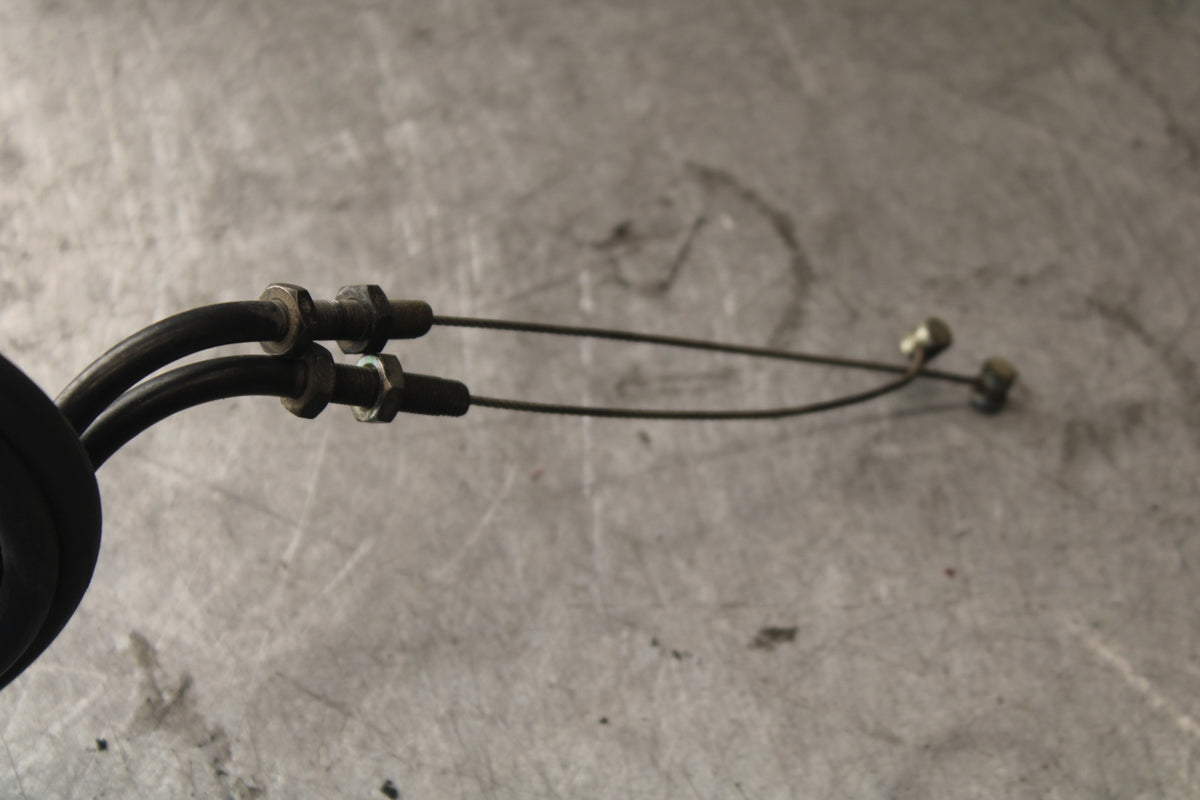 07-08 TRIUMPH DAYTONA 675 THROTTLE CABLES LINES BB685