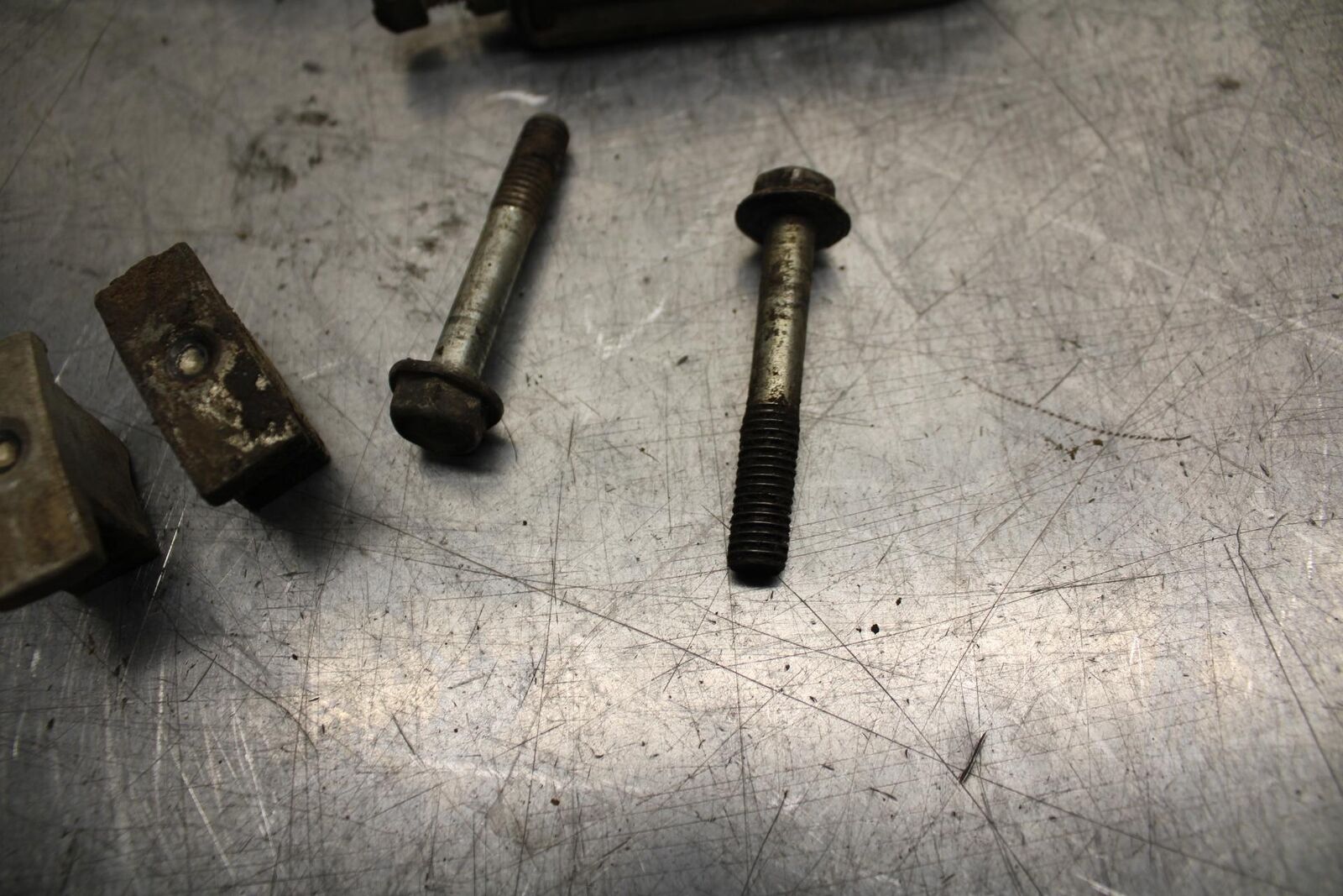 75 SUZUKI GT 550 SWINGARM CHAIN TENSIONER ADJUSTMENT BRACKETS  BB72