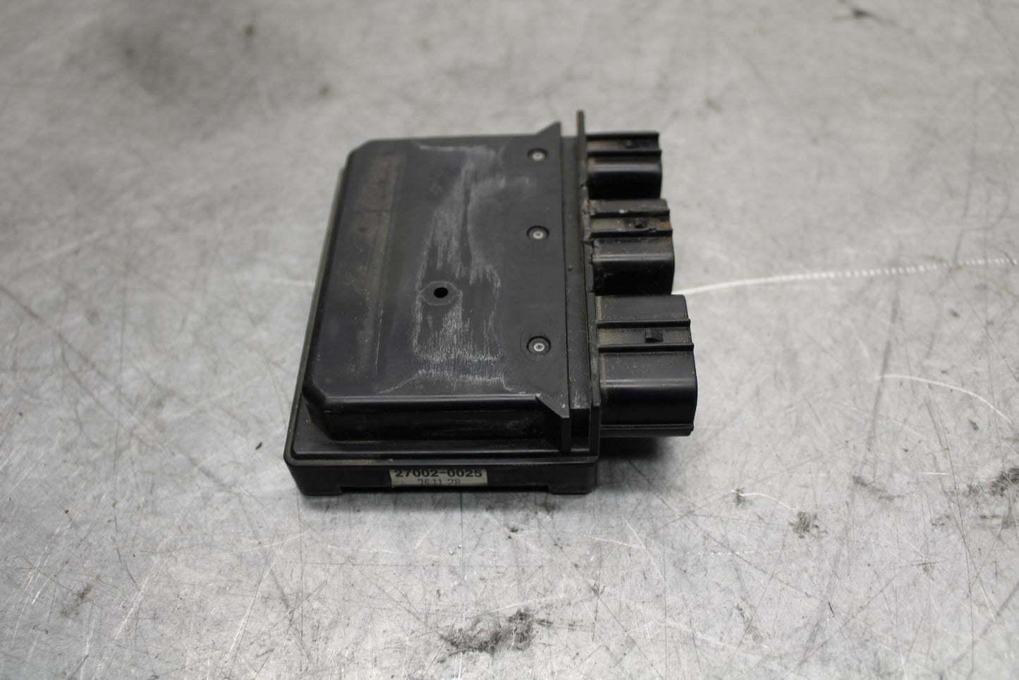17 KAWASAKI Z900 ZR900 RELAY ASSEMBLY FUSE BOX BB549