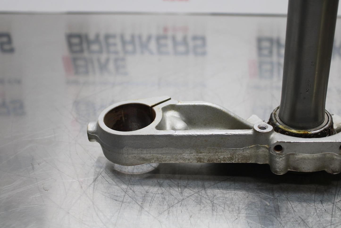 04 SUZUKI INTRUDER 800 FRONT FORKS CLAMP LOWER TRIPLE TREE STEM BB758
