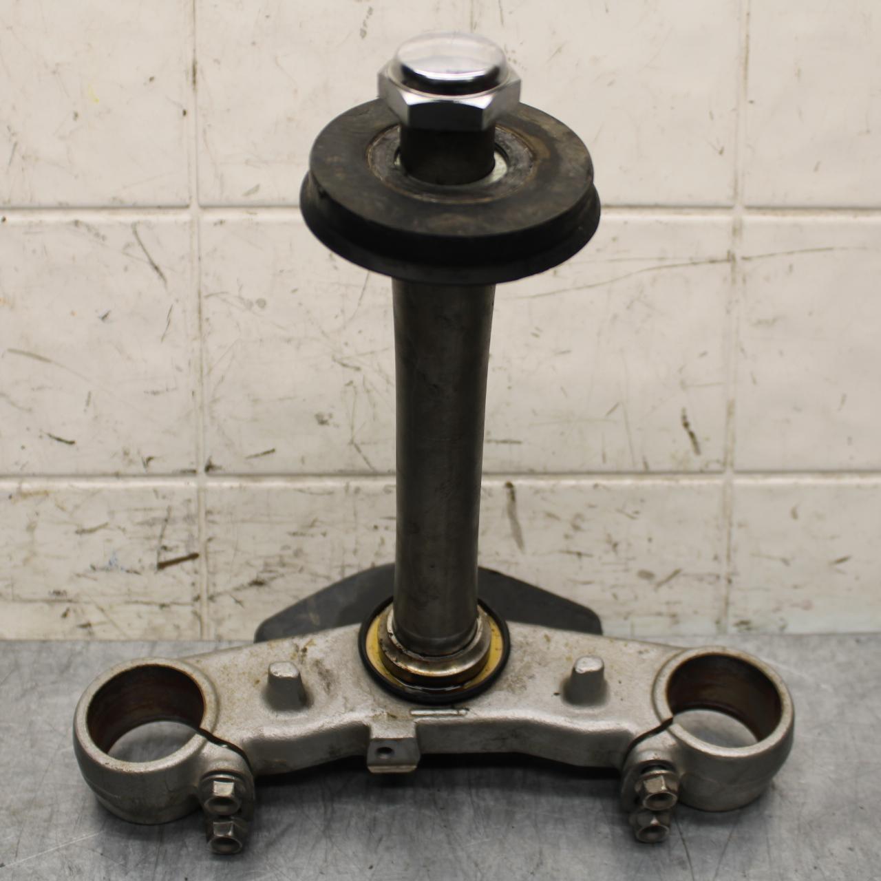 2006 Suzuki SV650S FRONT FORKS CLAMP LOWER TRIPLE TREE STEM BB65