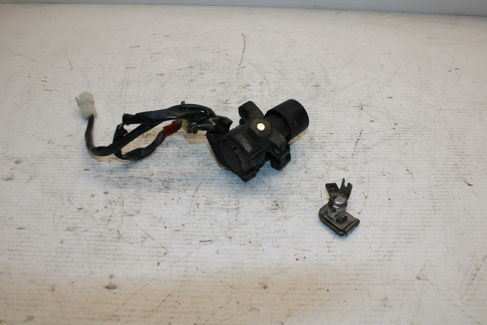 07 YAMAHA YZF R6 2c0 IGNITION LOCK PARTS BB297