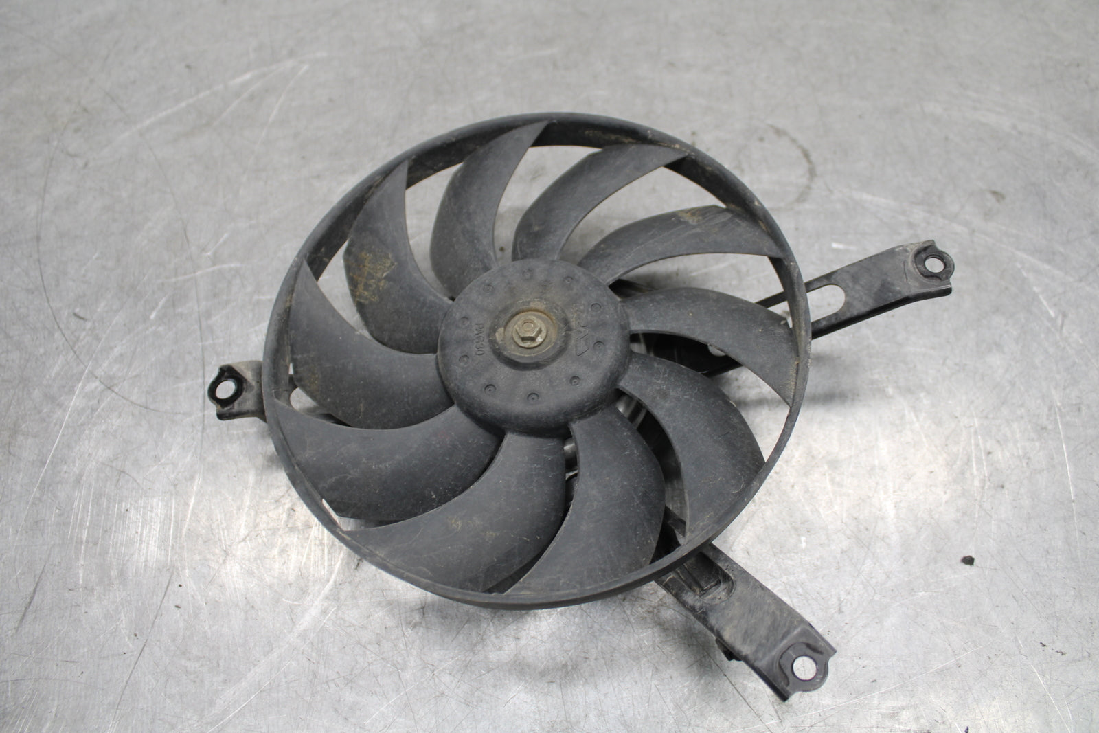 17-21 HONDA CBR1000RR SP RIGHT ENGINE RADIATOR COOLING FAN MOTOR BB681