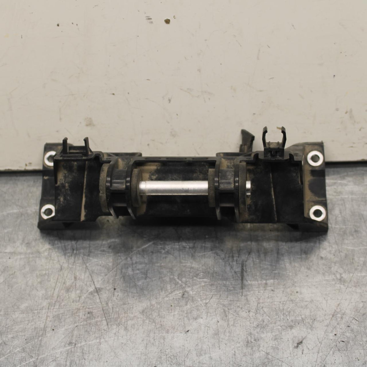 2016 BMW S1000R ABS FRONT GAS TANK BRACKET MOUNT BB604