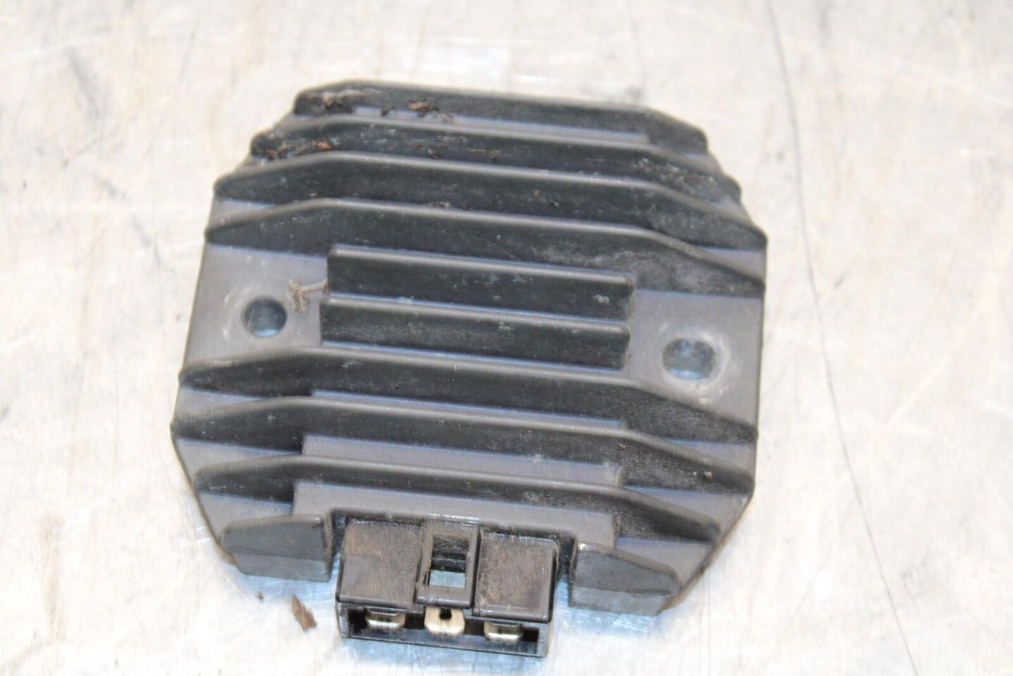 2000 Yamaha YZF R6 RECTIFIER VOLTAGE REGULATOR 4JH-81960-01-00 BB558