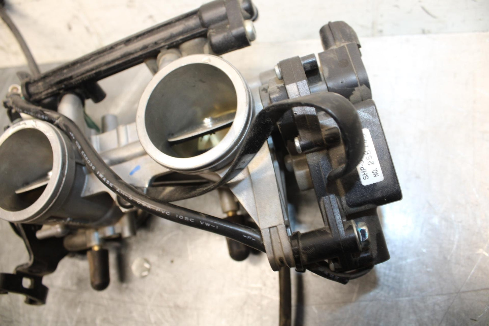 15-17 KAWASAKI EX 650 NINJA  EX 650 ABS FUEL INJECTORS / THROTTLE BODIES BB494