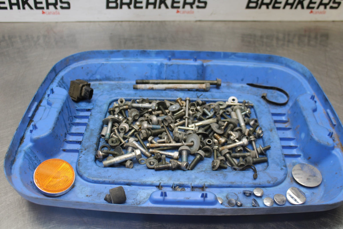 05-09 SUZUKI BOULEVARD C90 MOUNTING BOLTS HARDWARE SCREWS BB918