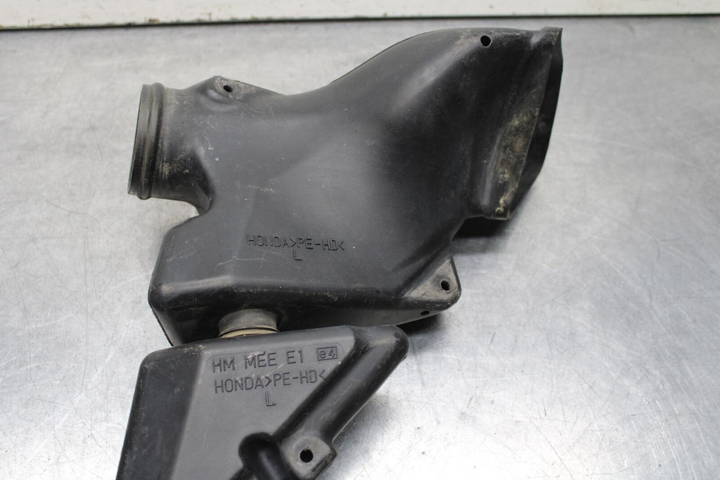 03-04 HONDA CBR600RR LEFT AIR INTAKE DUCT TUBE BB628