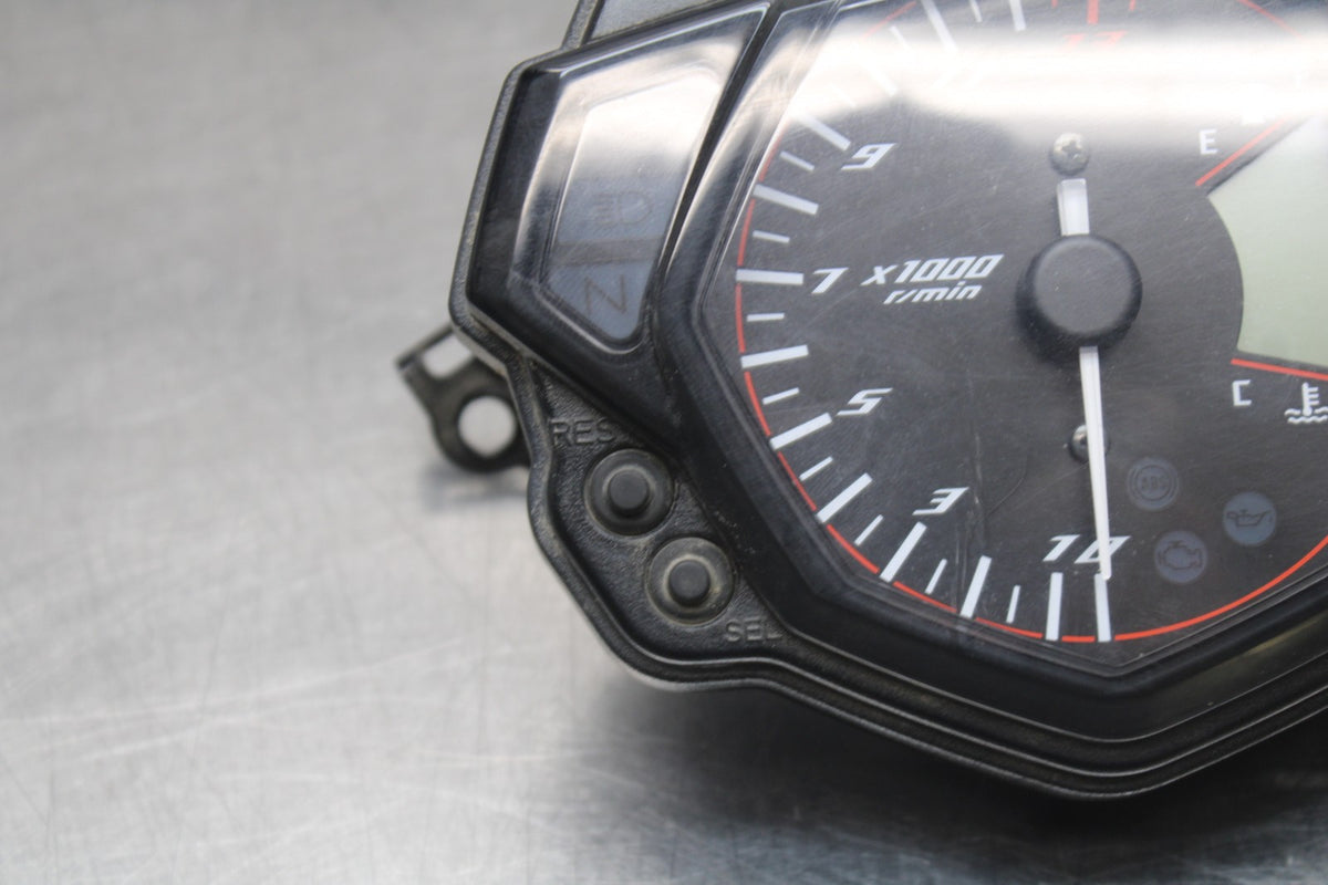 17-18 YAMAHA YZF R3 SPEEDO GAUGES DISPLAY CLUSTER SPEEDOMETER TACHOMETER BB813