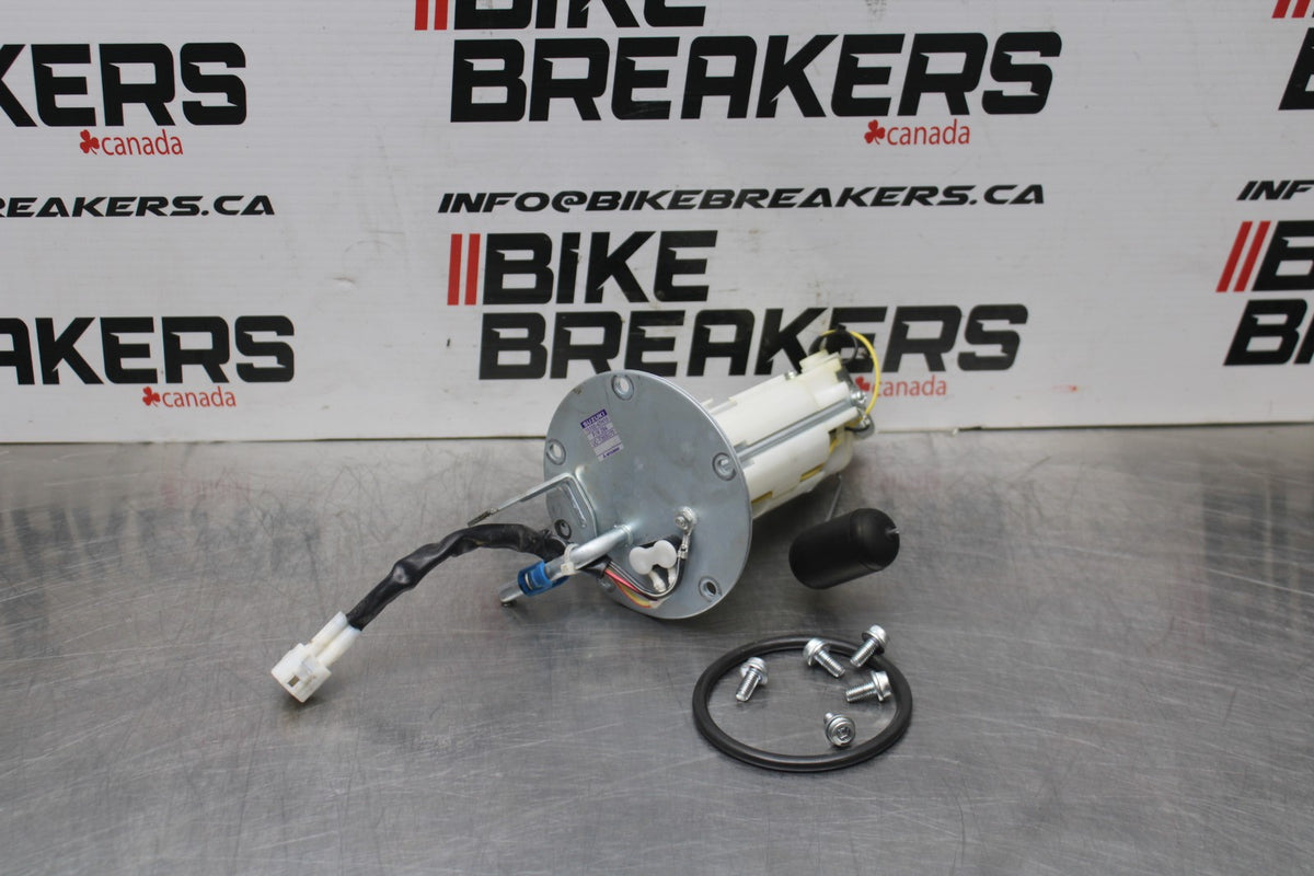 09 SUZUKI GSXR1000 FUEL PUMP GAS PETROL SENDER UNIT BB777