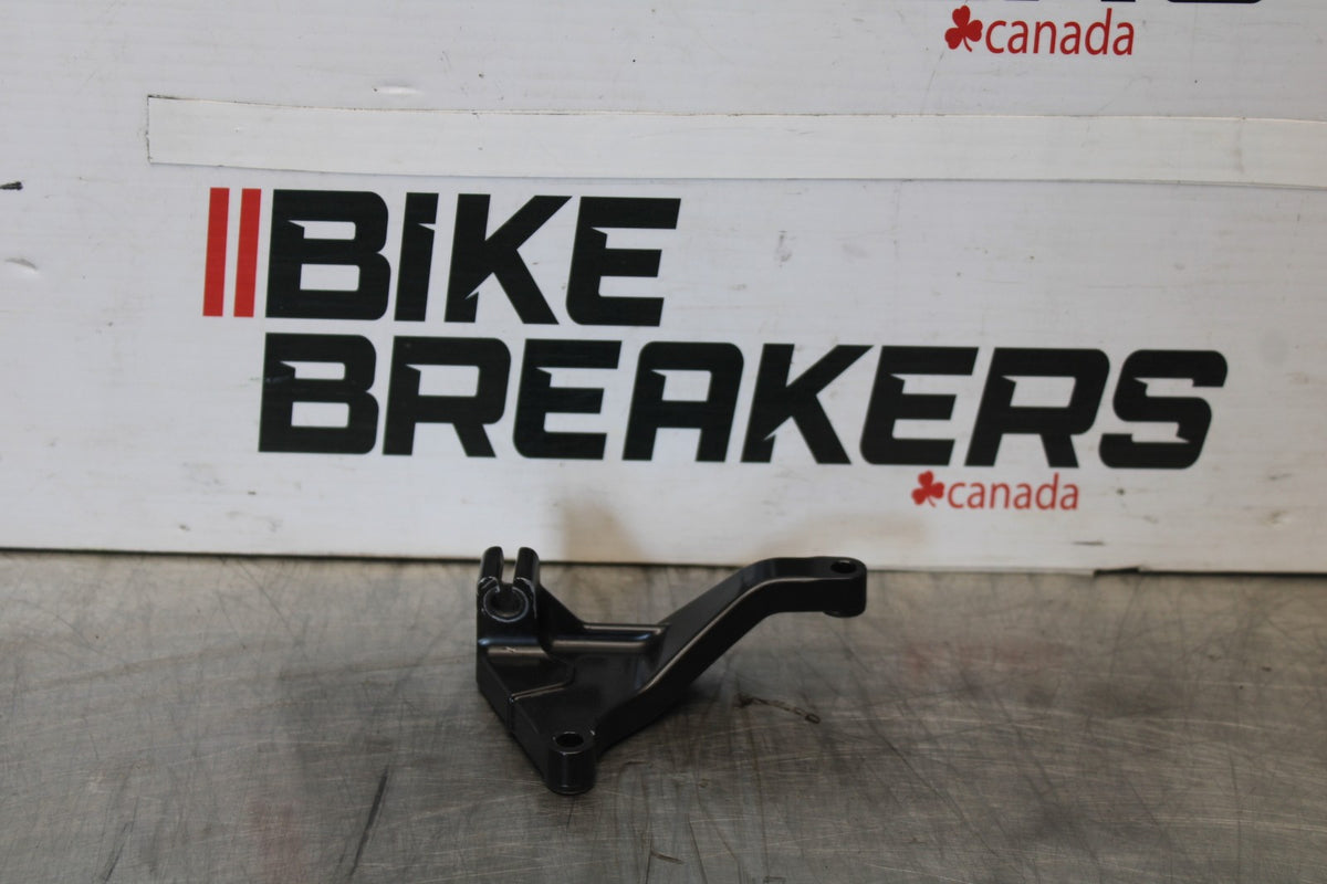 08 KAWASAKI NINJA ZX10R CLUTCH CABLE HOLDER MOUNT STAY BRACKET BB902