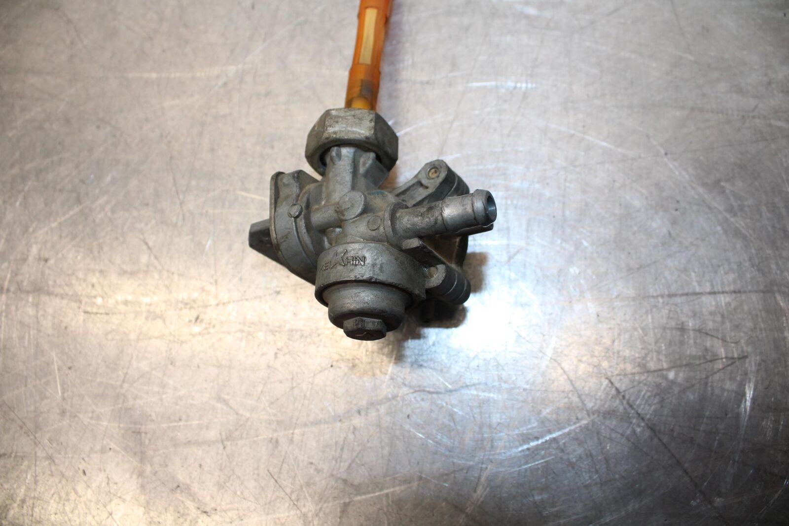 1985 Honda Shadow 500 VT500C GAS TANK FUEL PETCOCK 16950-MF5-010 BB615