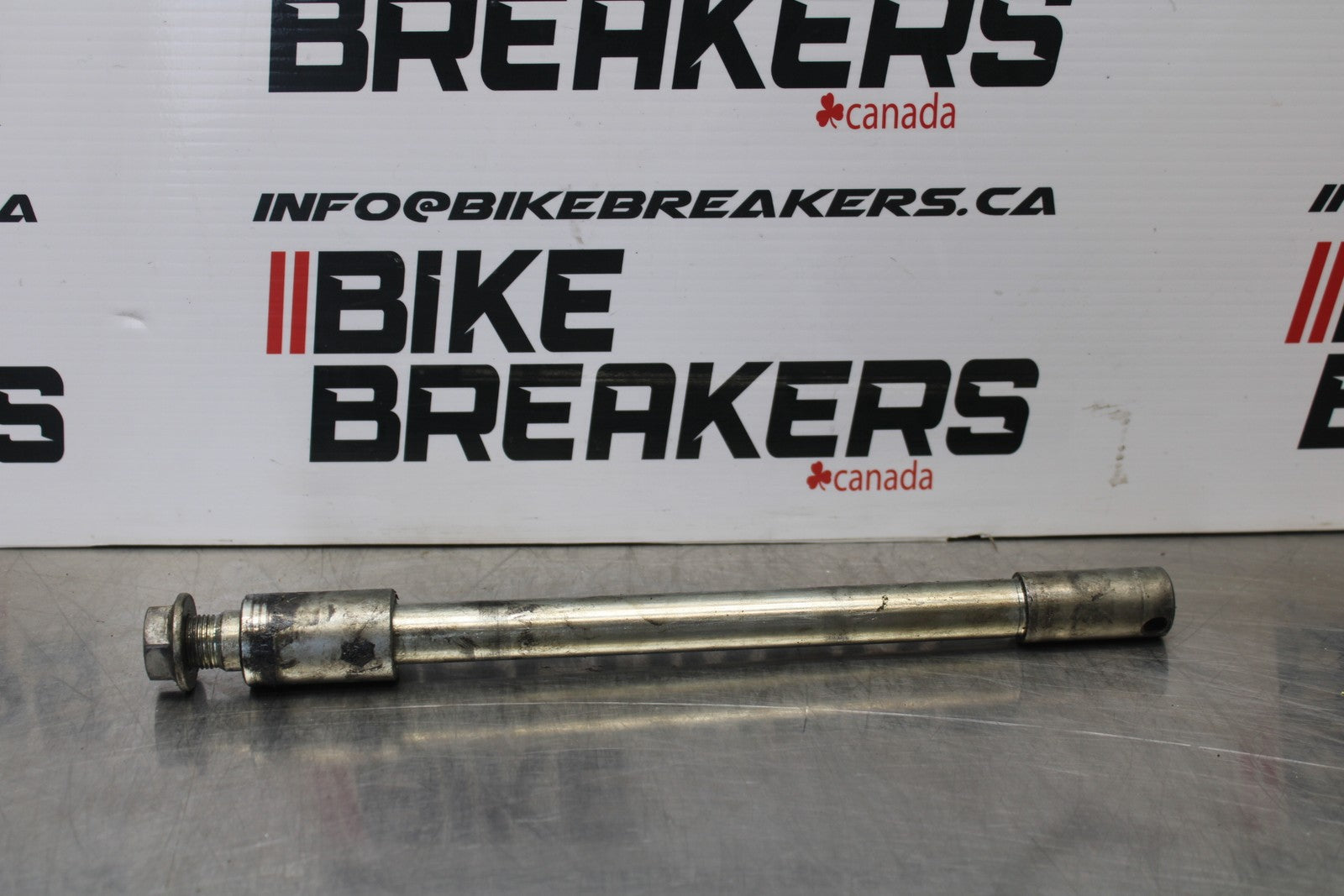 03-08 KAWASAKI VULCAN 1600 FRONT WHEEL RIM AXLE PIVOT BOLT BB196