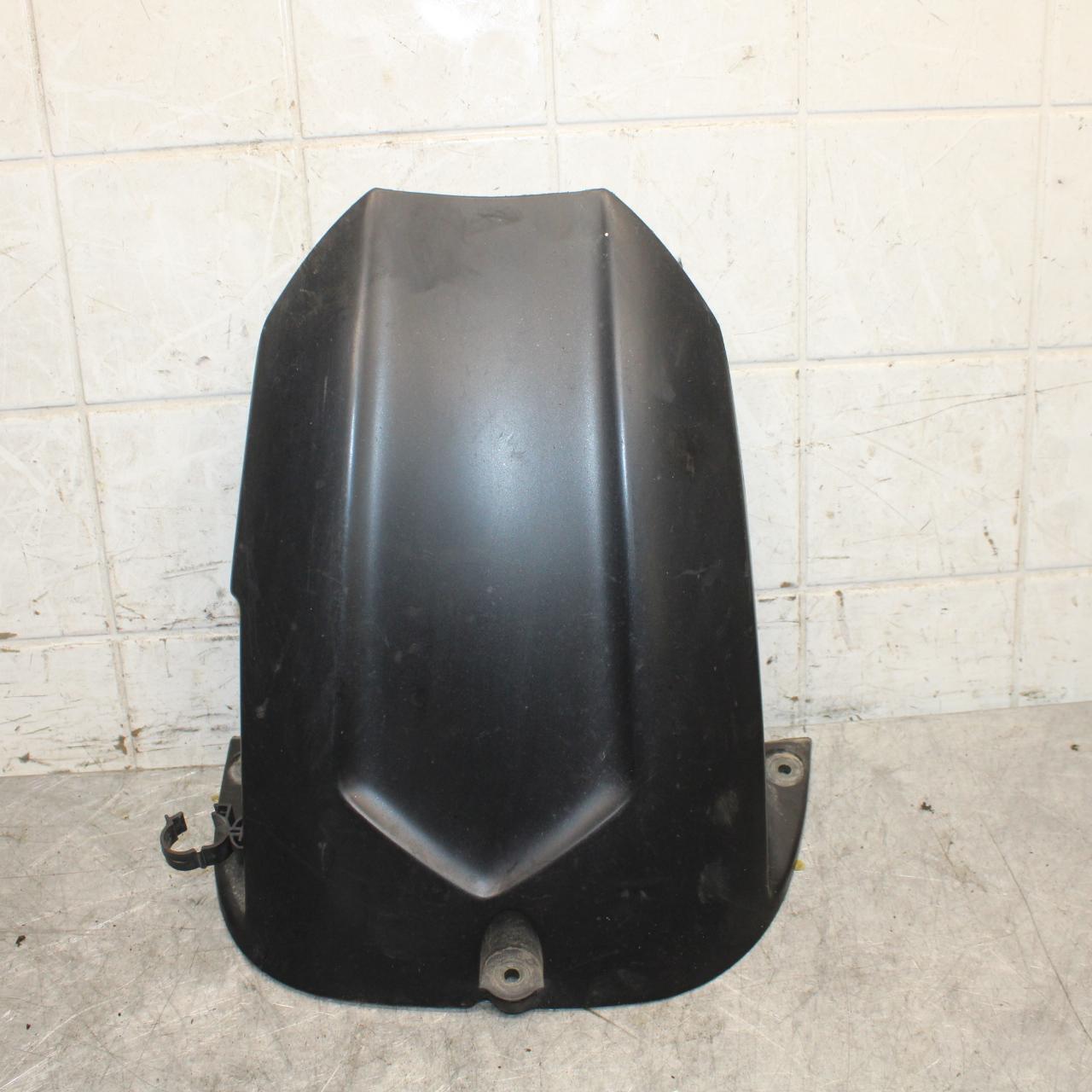 2003 Yamaha YZF R6 REAR BACK WHEEL TIRE HUGGER FENDER 5SL-21650-00-00 BB539