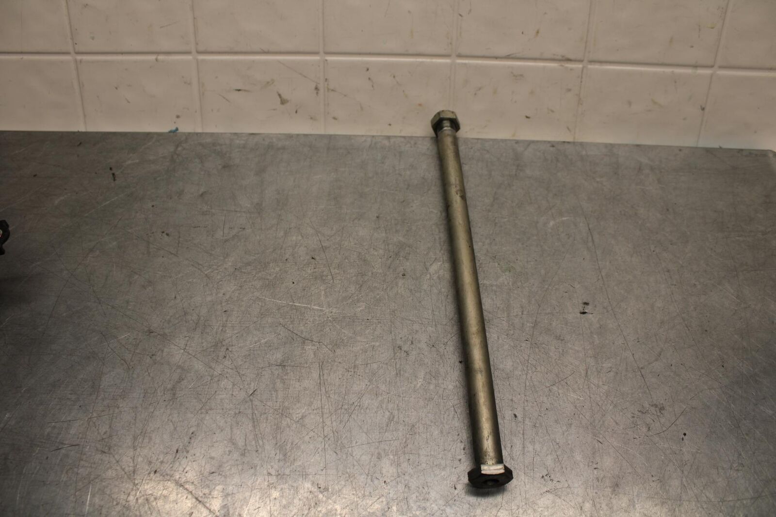 22-23 YAMAHA YZF R7 REAR BACK SWINGARM BOLT SUSPENSION PIVOT AXLE BB583