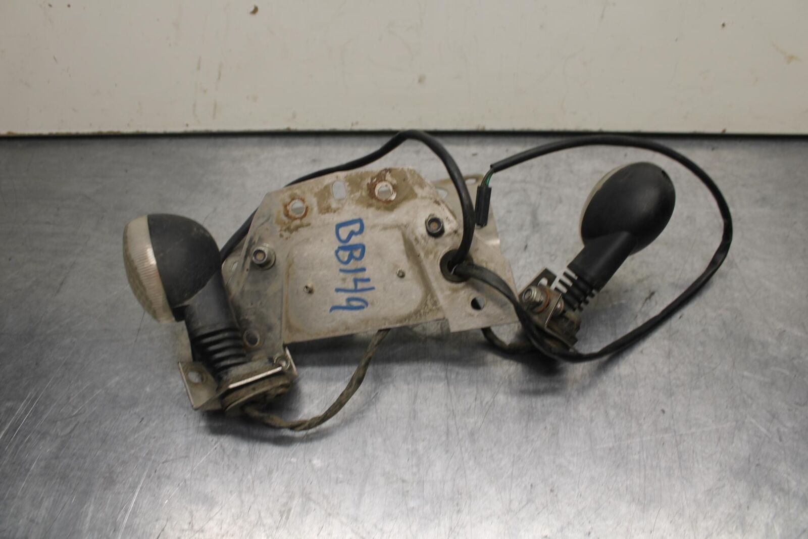 2009 Kawasaki Ninja EX250J REAR LEFT RIGHT TURN SIGNALS LIGHT INDICATORS BB87