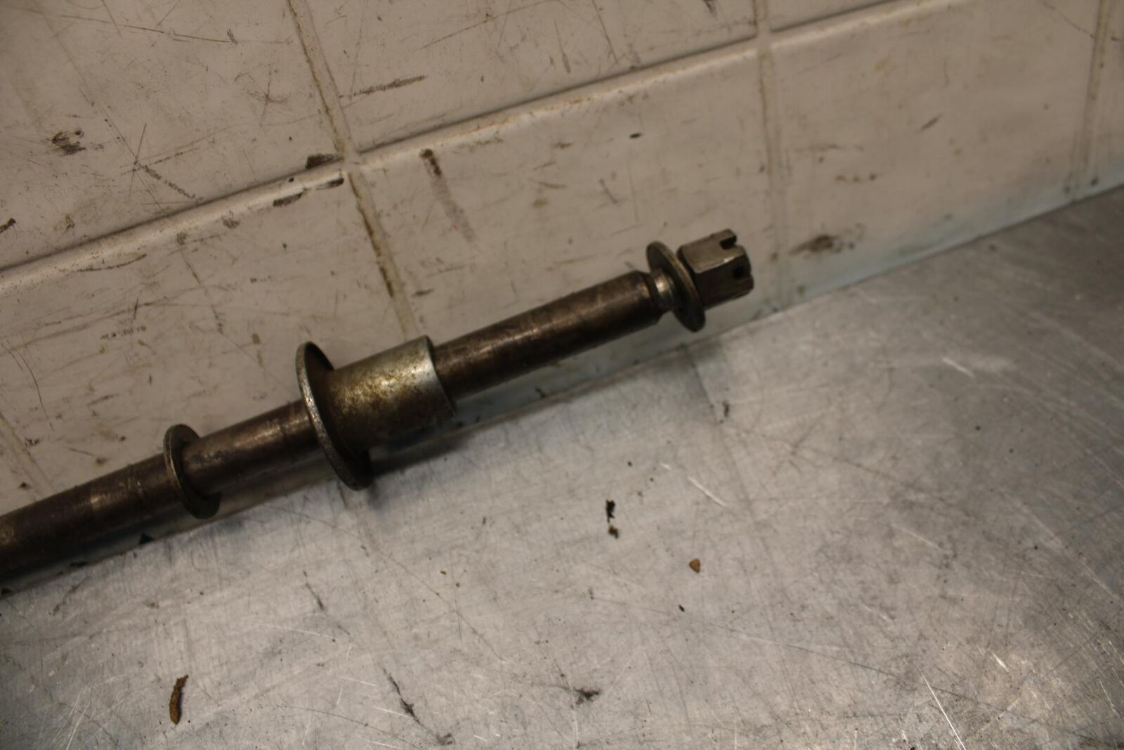 82-83 SUZUKI GS1100GL FRONT WHEEL RIM AXLE PIVOT BOLT BB30