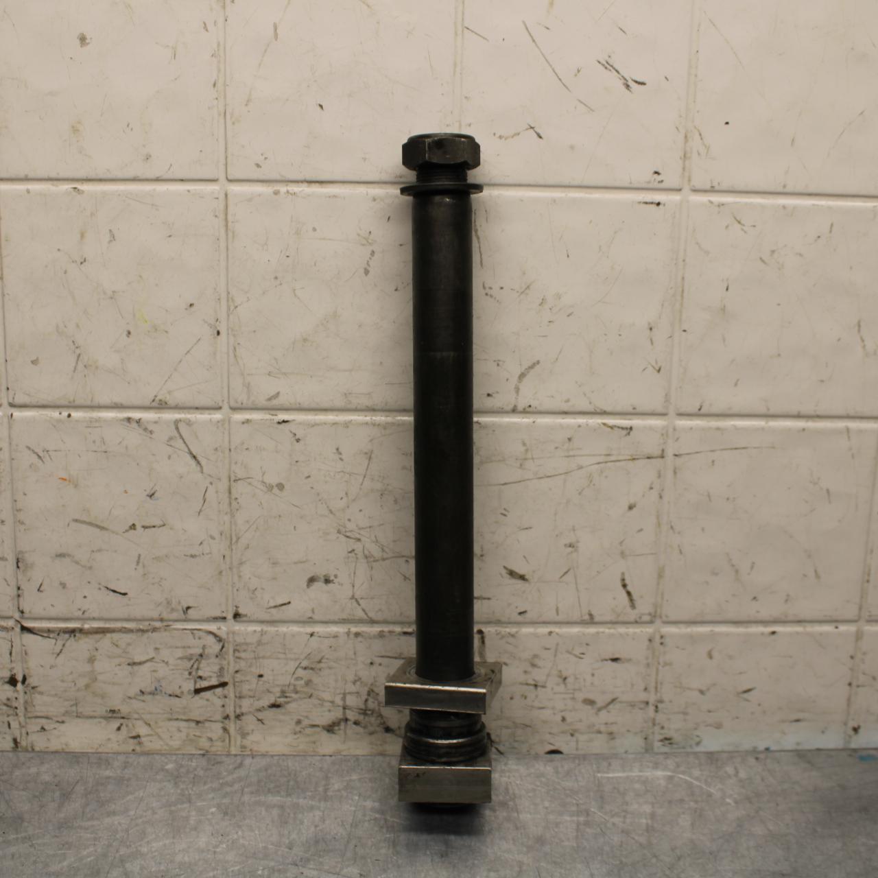 2001 Yamaha YZF R6 REAR AXLE BACK WHEEL RIM PIVOT BOLT AXEL 4XV-25381-00-00