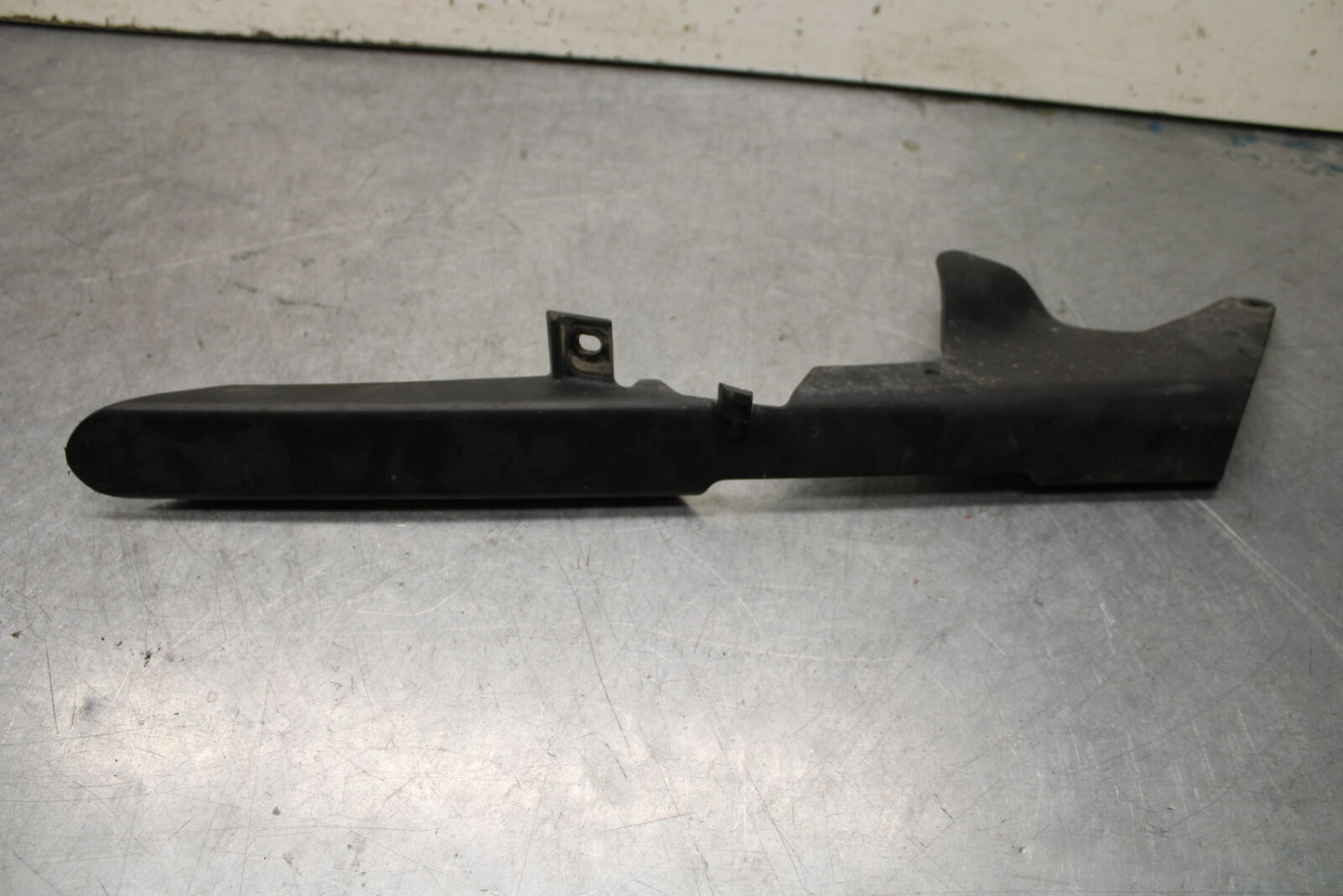 16 KAWASAKI NINJA ZX10R REAR BACK DRIVE CHAIN GUARD SHIELD 36014-0062  BB650