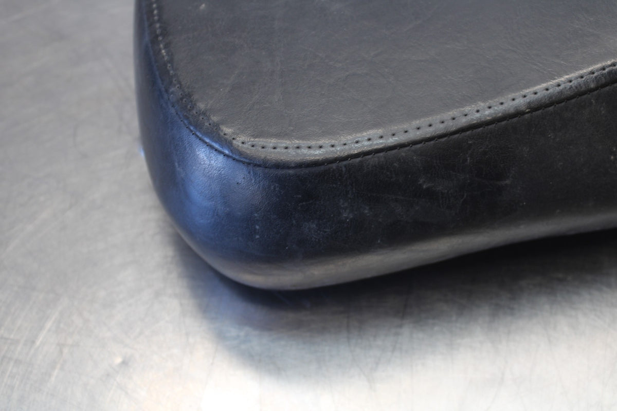 2006 Suzuki Boulevard C90 REAR BACK PASSENGER SEAT BB849