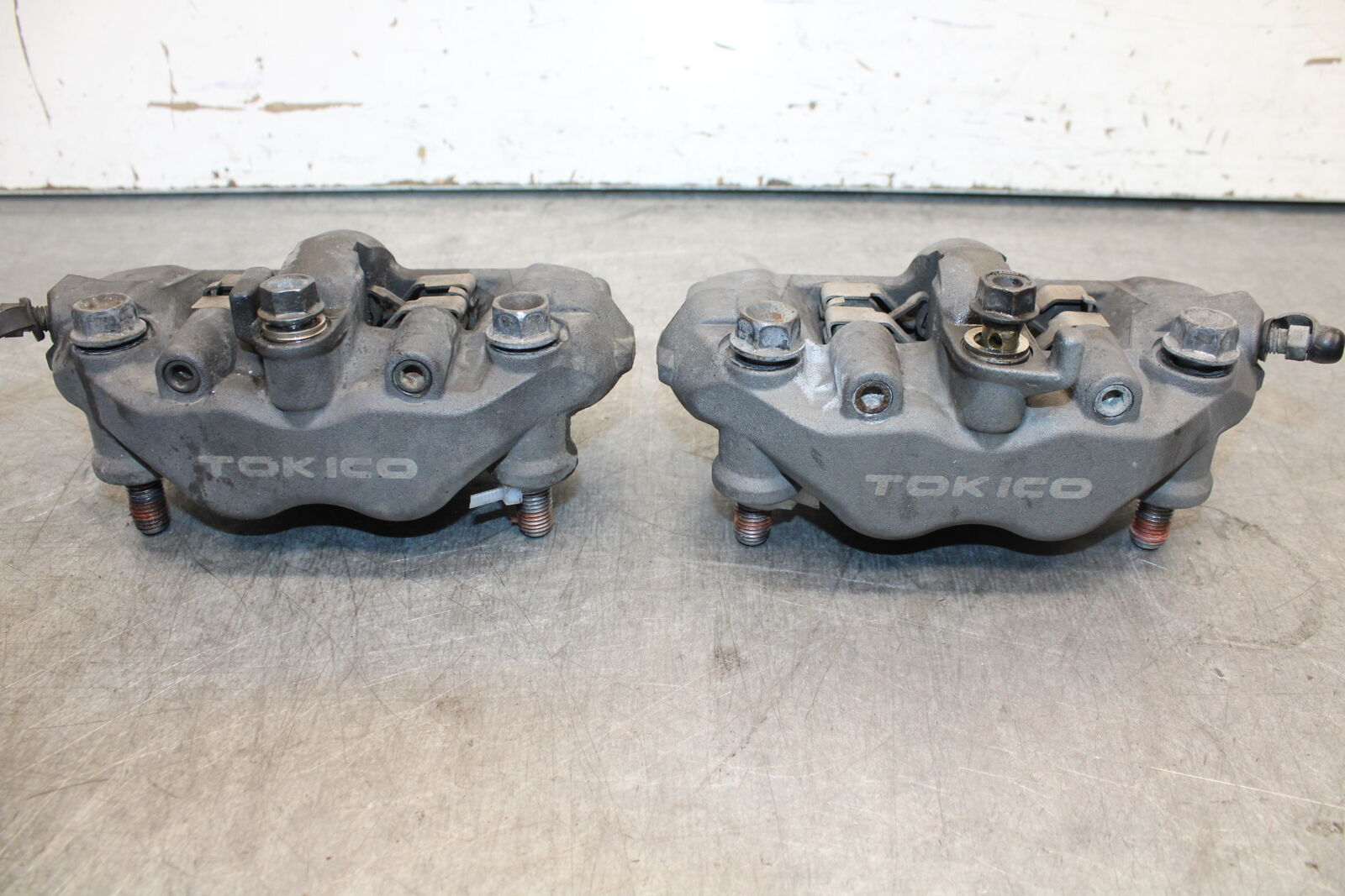 07-12 HONDA CBR600RR RIGHT LEFT FRONT BRAKE CALIPER SET PAIR CALIPERS BB672