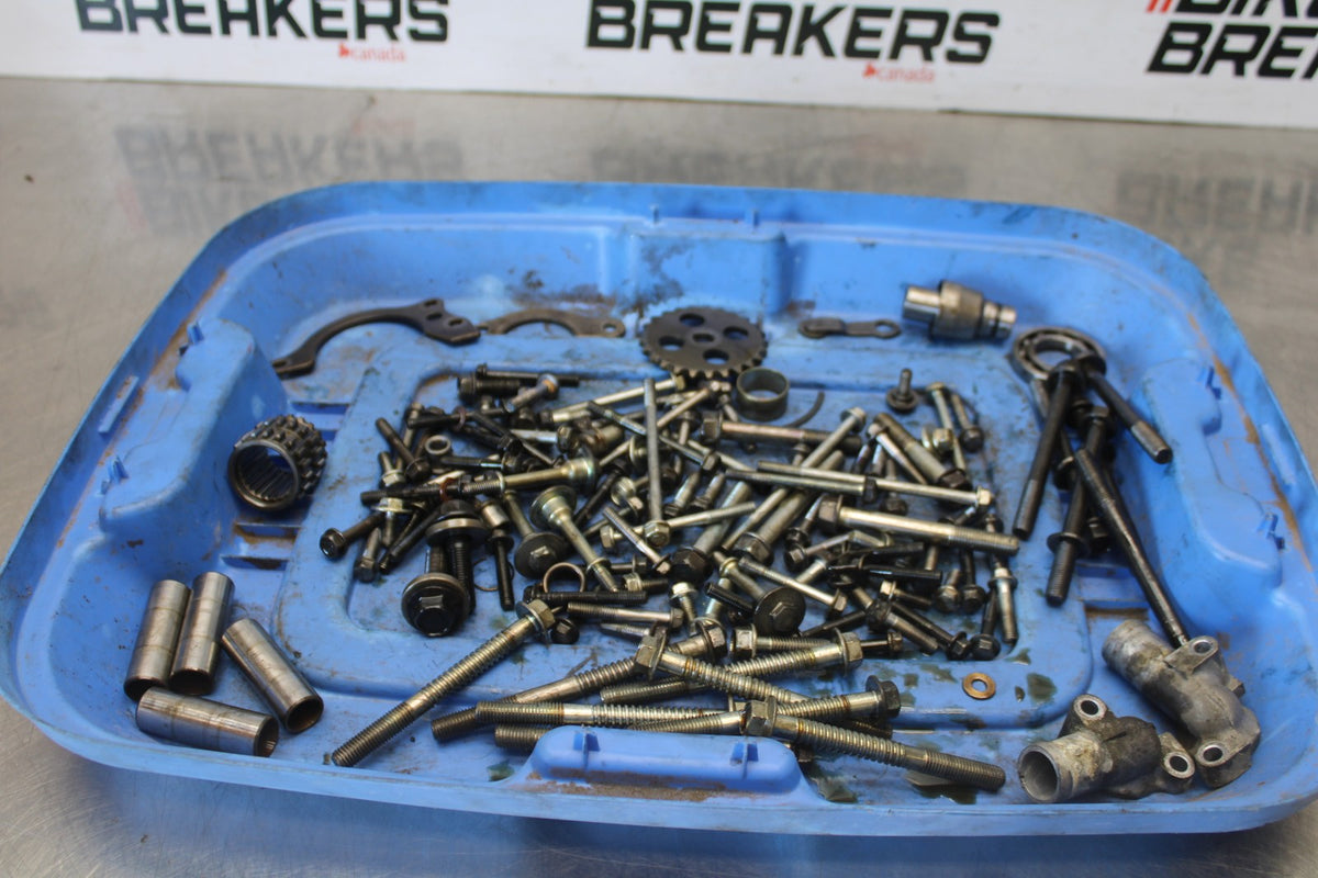06-07 HONDA INTERCEPTOR 800 VFR800 ENGINE BOLTS HARDWARE MOTOR SCREWS BB917