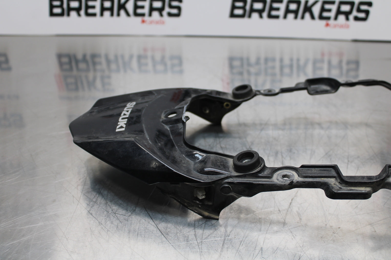 11 SUZUKI GSXR1000 CENTER REAR BACK TAIL FAIRING COWL BB142