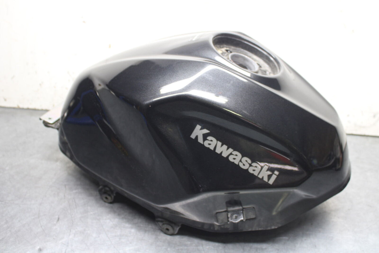 18-23 KAWASAKI NINJA 400 EX400 ABS GAS TANK FUEL CELL PETROL RESERVOIR BB747