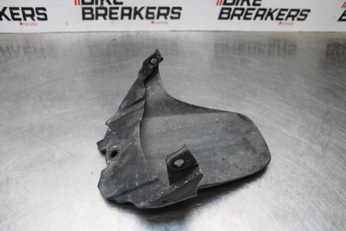 06-07 SUZUKI GSXR750 REAR BACK WHEEL TIRE HUGGER FENDER BB811