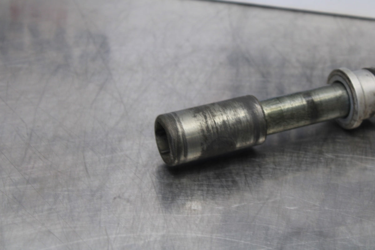 05 TRIUMPH ROCKET III FRONT WHEEL RIM AXLE PIVOT BOLT BB186