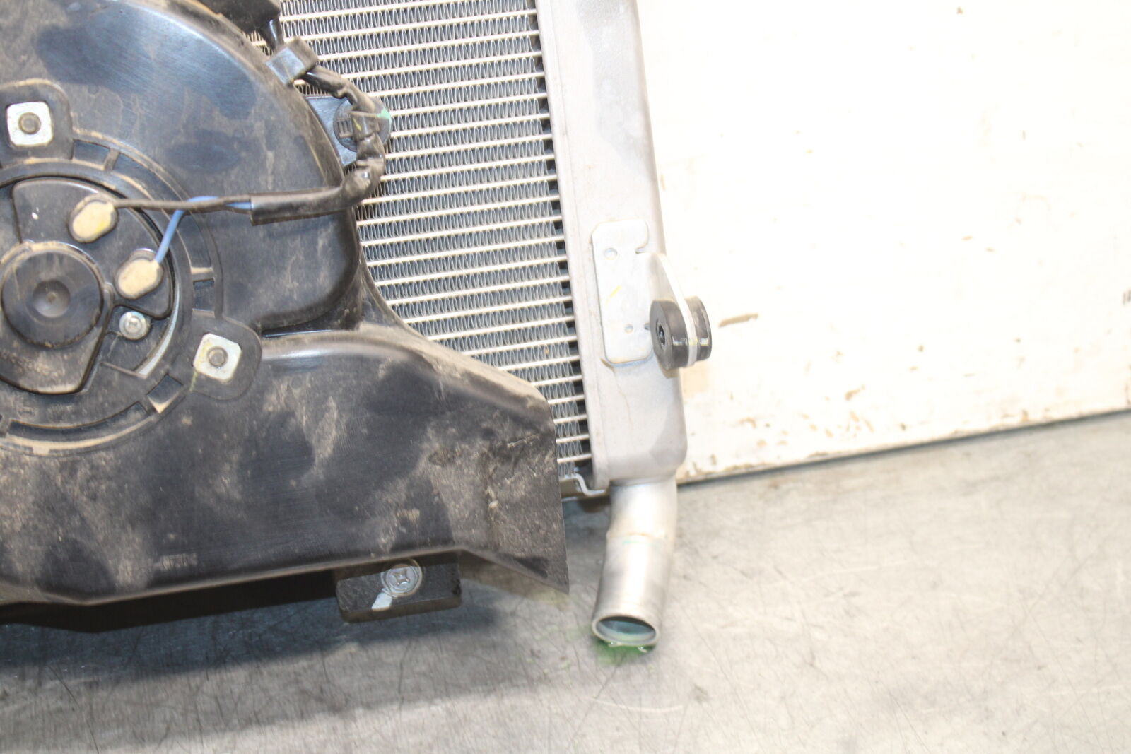 18-23 KAWASAKI NINJA 400 EX400 ABS ENGINE RADIATOR MOTOR COOLING RADIATER BB747