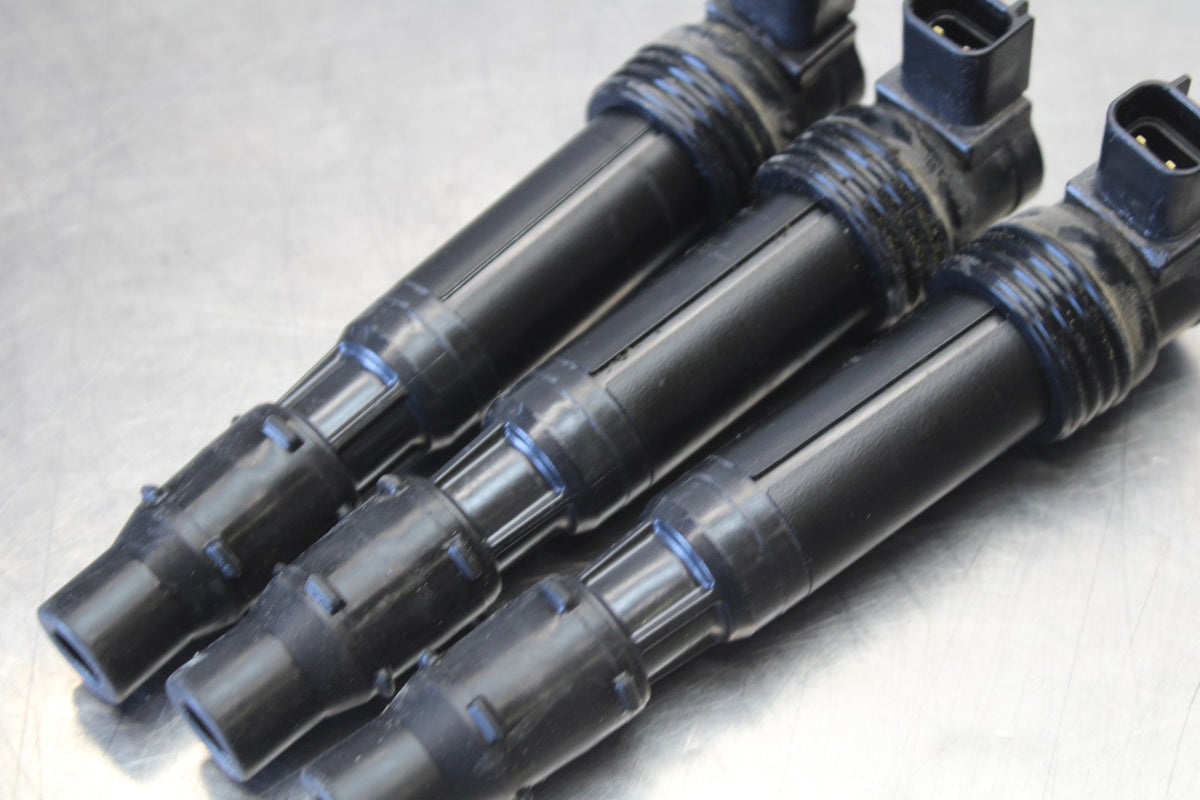 20 TRIUMPH STREET TRIPLE 765 IGNITION COILS COIL SPARK PLUG CAPS BB864