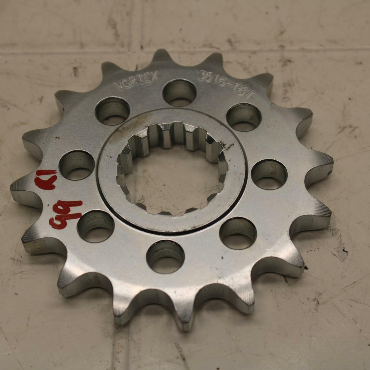 98-99 YAMAHA YZF R1 AFTERMARKET FRONT SPROCKET VORTEX 3516-16T BB08