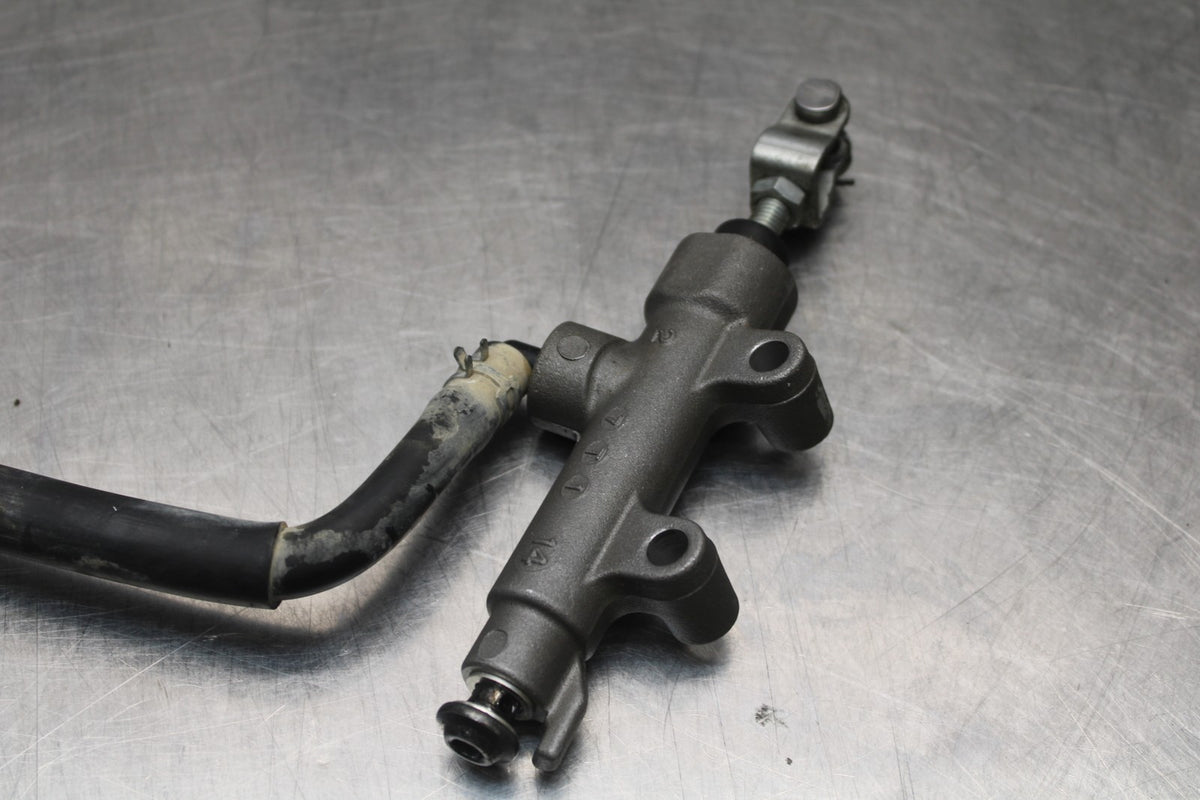 18 YAMAHA SUPER TENERE REAR BACK BRAKE MASTER CYLINDER W RESERVOIR BB832